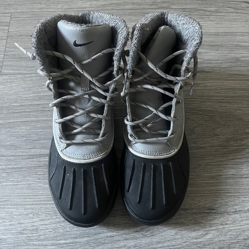 Nike woodside